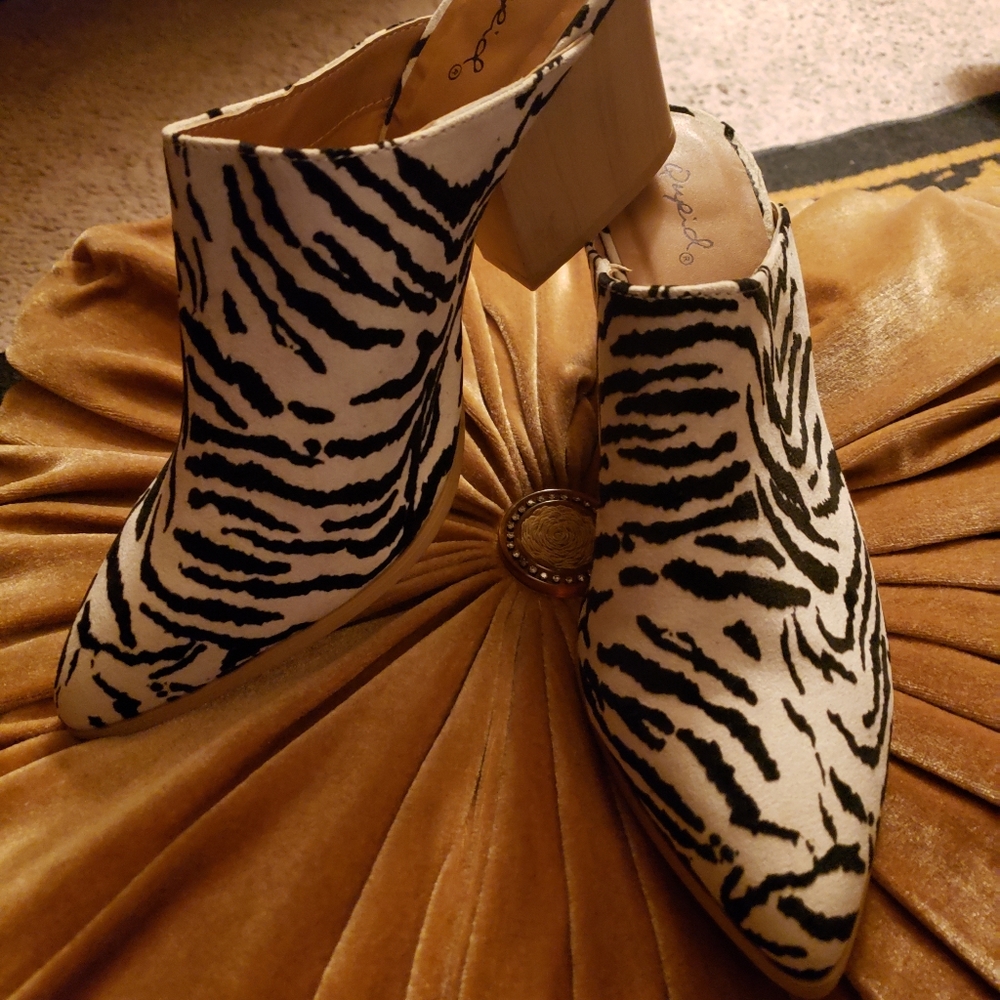 Brand New Cupid Zebra Striped Mules!